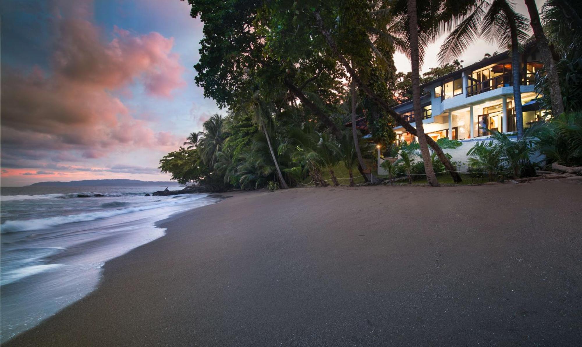 Elegant Costa Rican Villa With Oceanfront Infinity Pool Río Grande Exteriör bild